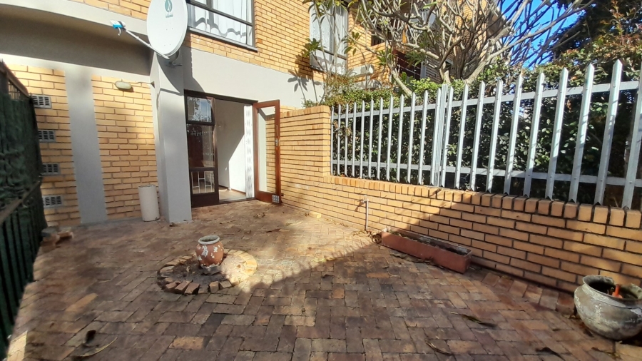 To Let 1 Bedroom Property for Rent in Kenilworth Western Cape